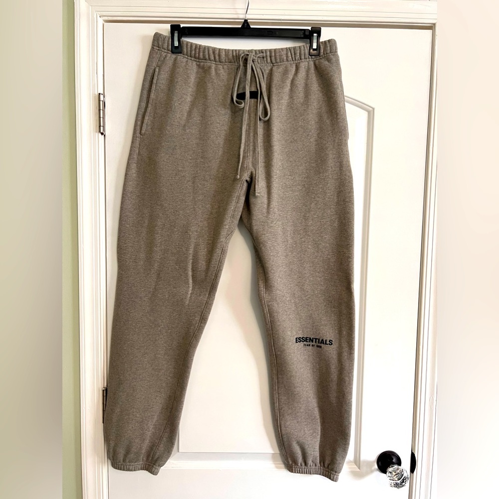 Men’s FOG Essential 22 oatmeal sweatpants